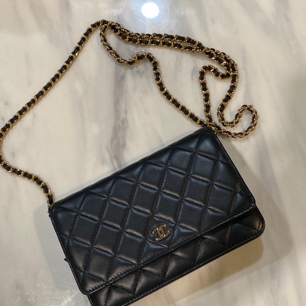 Chanel wallet on chain